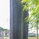 記念碑背面(2026)